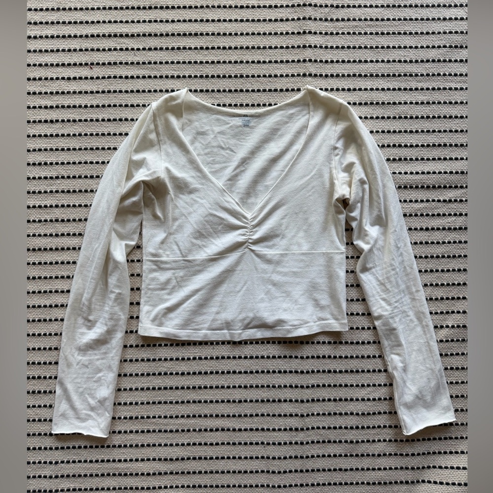 Brandy Melville John Galt Gina Long Sleeve Cream